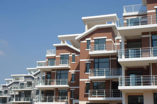 遼陽羅馬假日護(hù)欄案例 - 中出網(wǎng)-智能出入口與停車充電門戶