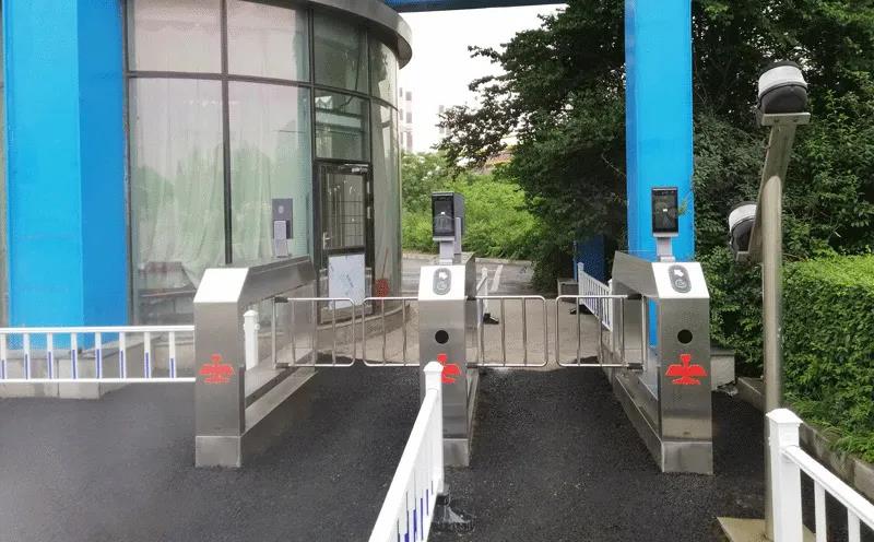 戶外人臉識(shí)別閘機(jī)