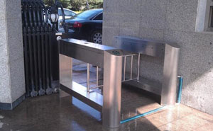 北京門頭溝區(qū)政府門禁出入口通道閘案例 - 中出網(wǎng)-智能出入口與停車充電門戶