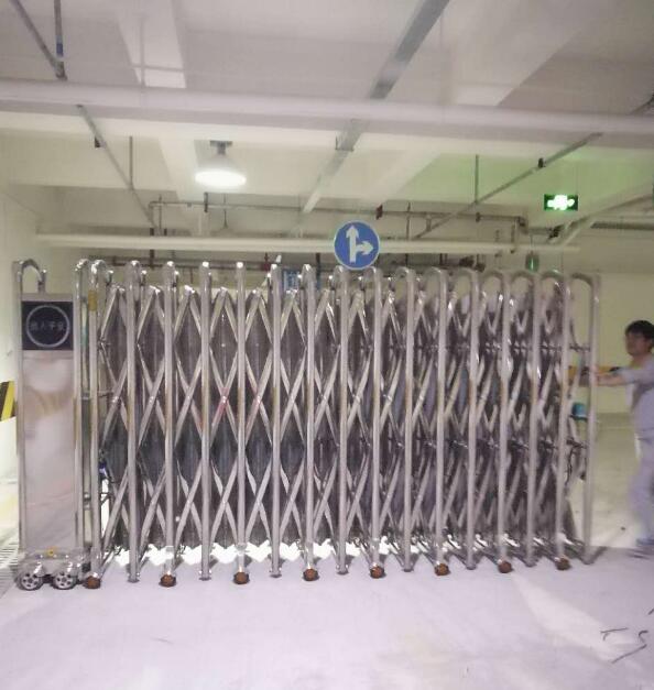 廣安棗山佳霖建工集團電動伸縮門案例 - 中出網(wǎng)-智能出入口與停車充電門戶