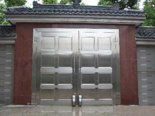 江蘇常熟市獨(dú)院住宅開(kāi)門(mén)機(jī)案例 - 中出網(wǎng)-智能出入口與停車(chē)充電門(mén)戶(hù)