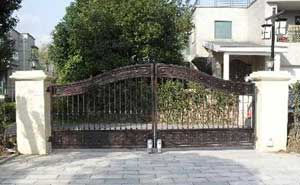 上海江南華府別墅開門機案例 - 中出網(wǎng)-智能出入口與停車充電門戶