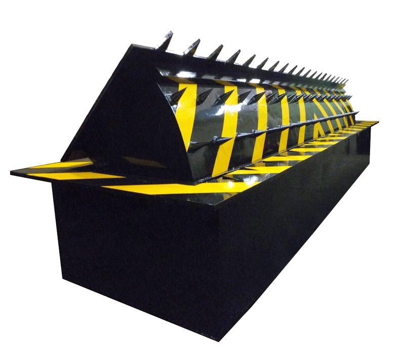 路障機110-帶矛尖