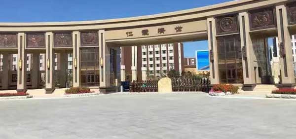 慶賀白城出安智能伸縮門進(jìn)駐白城醫(yī)學(xué)高等?？茖W(xué)院