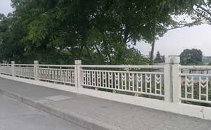 崇左生態(tài)公園道路護欄案例