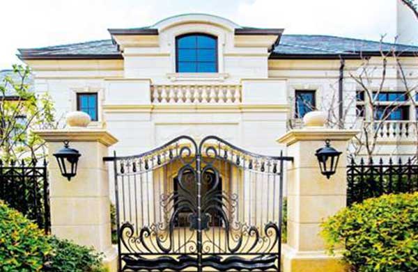 長白山?紅松溪谷別墅大門案例 - 中出網(wǎng)-智能出入口與停車充電門戶