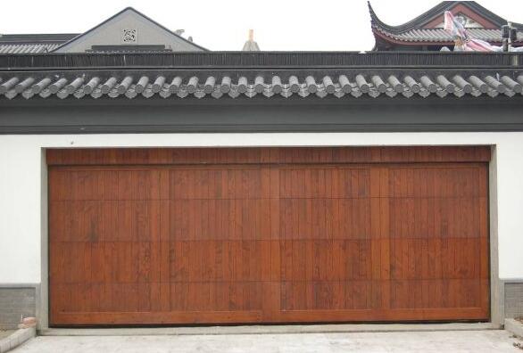 安順出安智能車庫(kù)門在中環(huán)商住廣場(chǎng)的工程驗(yàn)收