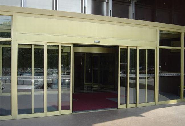 熱烈祝賀陽泉出安智能自動門進(jìn)駐恒大帝景