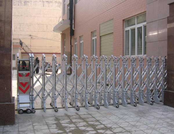 七臺河市熱力公司伸縮門案例 - 中出網-智能出入口與停車充電門戶