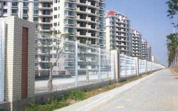 鋅鋼護(hù)欄 - 網(wǎng)片圍欄 LO-WP-1