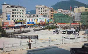 惠州新圩政府伸縮門案例