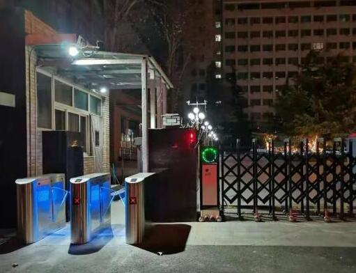 北京重點建設(shè)研究型大學——北京工商大學應(yīng)用鐵軍智能翼閘擺閘項目