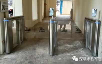 都鐸臻城應(yīng)用鐵軍智能人臉識(shí)別速通門(mén)設(shè)備