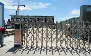 赤峰市航安地產(chǎn)施工場地電動伸縮門工程