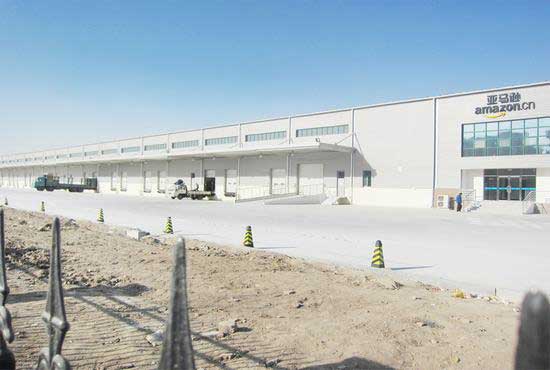 亞馬遜保溫滑升門(mén)案例 - 中出網(wǎng)-智能出入口與停車(chē)充電門(mén)戶(hù)