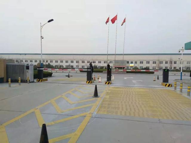 山東省濟(jì)南市章丘重汽工業(yè)園車牌識別系統(tǒng) - 中出網(wǎng)-智能出入口與停車充電門戶