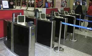 北京首都國際機場T3航站樓通道閘案例 - 中出網(wǎng)-智能出入口與停車充電門戶