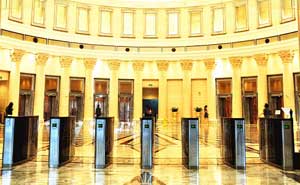 中國(guó)平安金融大廈通道閘案例 - 中出網(wǎng)-智能出入口與停車充電門戶