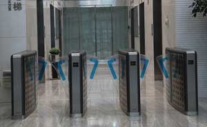 中國(guó)移動(dòng)大廈通道閘案例 - 中出網(wǎng)-智能出入口與停車充電門戶