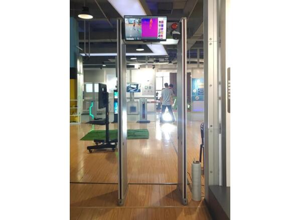 無感通行 守護(hù)安全之門：熵基科技熱成像測(cè)溫安檢系統(tǒng)