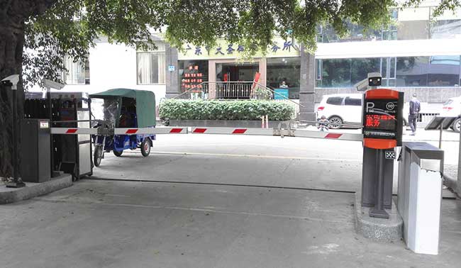 廣州市人民法院車牌識別系統(tǒng)案例 - 中出網(wǎng)-智能出入口與停車充電門戶