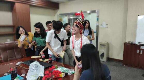 樂翻天的過節(jié)方式——艾科中秋游園會！