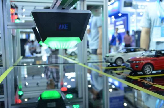 逆勢(shì)出擊！艾科智泊視頻引導(dǎo)產(chǎn)品進(jìn)駐美利堅(jiān)！