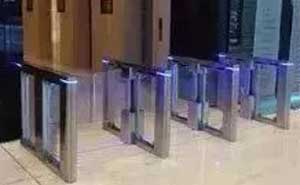 深圳皇崗商務中心通道閘案例