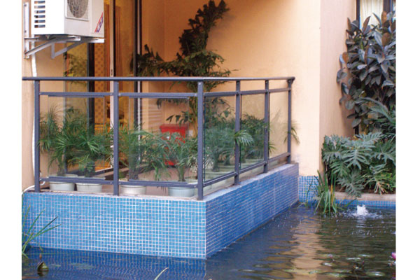 陽(yáng)臺(tái)欄桿系列-玻璃型陽(yáng)臺(tái)欄桿