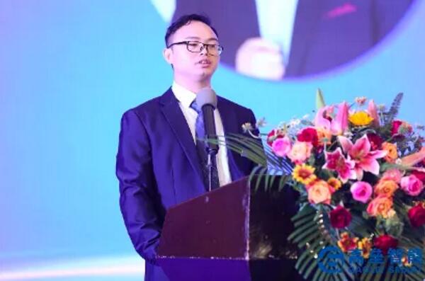 高壘智能董事長楊總慷慨激昂的致辭