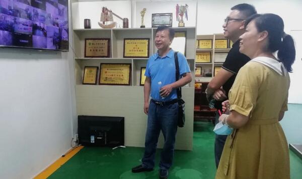 廣東職業(yè)技術學院輕工與材料學院馮書記一行來公司考察