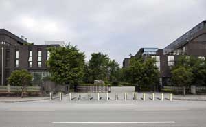 綠湖別墅中心升降柱案例 - 中出網(wǎng)-智能出入口與停車充電門戶