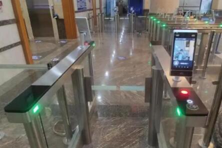 令令開門成功落地世界500強國企辦公大樓