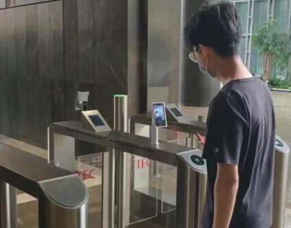 【喜報(bào)】令令開門落地《西虹市首富》電影取景地：特房波特曼財(cái)富中心