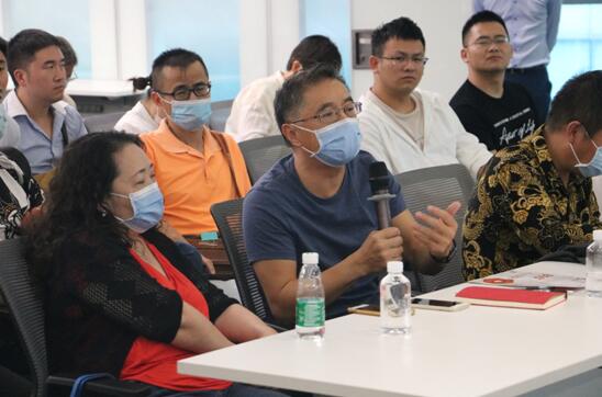 提問(wèn)交流環(huán)節(jié)投資者積極踴躍提問(wèn)