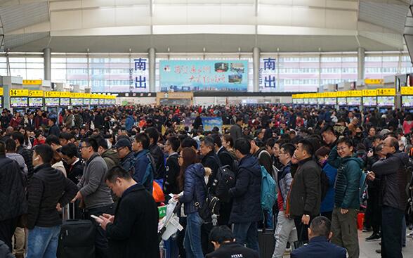 亦或這樣堵堵堵堵堵堵堵的登機/檢票口