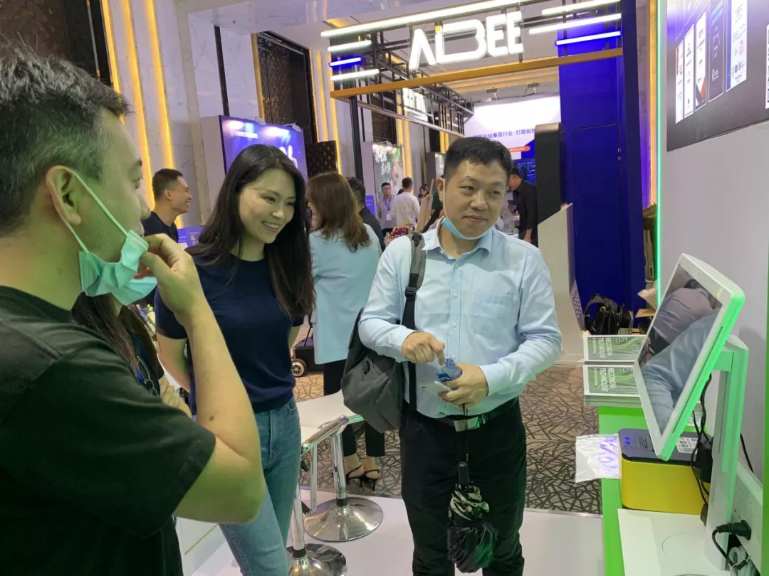 瑞為星漢智慧商業(yè)操作系統(tǒng)展會風(fēng)采-1
