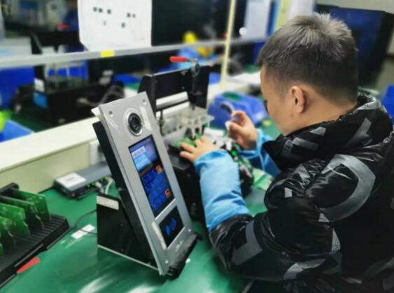 聯(lián)盟秘書處一行參觀了立林的生產(chǎn)車間和實(shí)驗(yàn)室