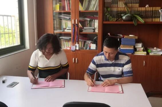 立林黨總支書記鐘建華、制造中心主任楊松一行走訪逸夫小學(xué)