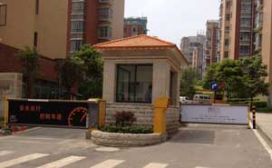 貴州圣泉流云花園廣告道閘案例 - 中出網(wǎng)-智能出入口與停車充電門戶