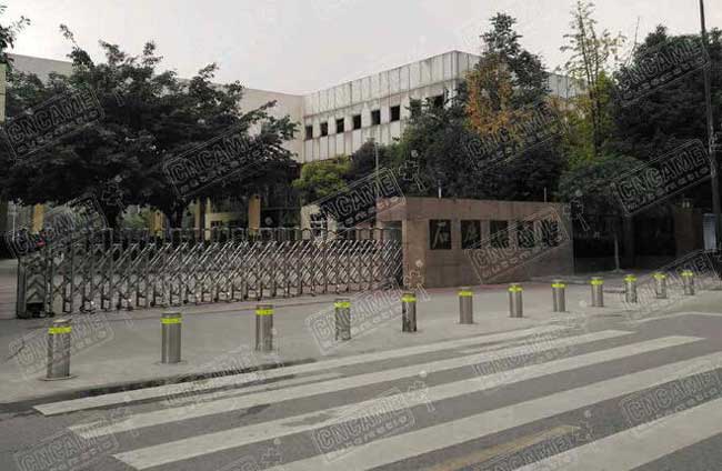 成都新都石犀小學升降柱案例 - 中出網(wǎng)-智能出入口與停車充電門戶