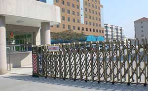 開發(fā)區(qū)建設(shè)大廈伸縮門案例