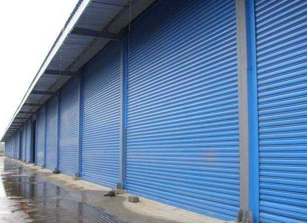 藍色電動工業(yè)防風(fēng)卷簾門