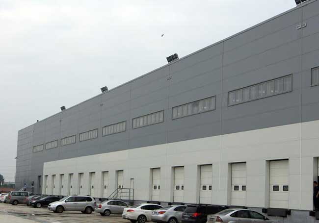 青島埃地沃茲工地快速門案例 - 中出網(wǎng)-智能出入口與停車充電門戶