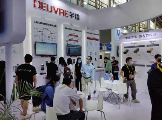 芊熠攜一系列智能車牌識(shí)別產(chǎn)品、動(dòng)態(tài)人臉識(shí)別產(chǎn)品和多場景解決方案驚艷亮相