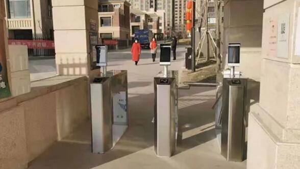 山西省某市社區(qū)出入口安裝的芊熠人臉識別終端