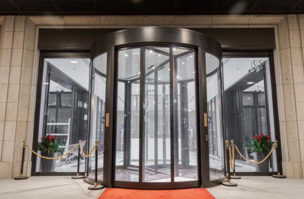 大堂入口——UniTurn兩翼自動(dòng)旋轉(zhuǎn)門(mén)