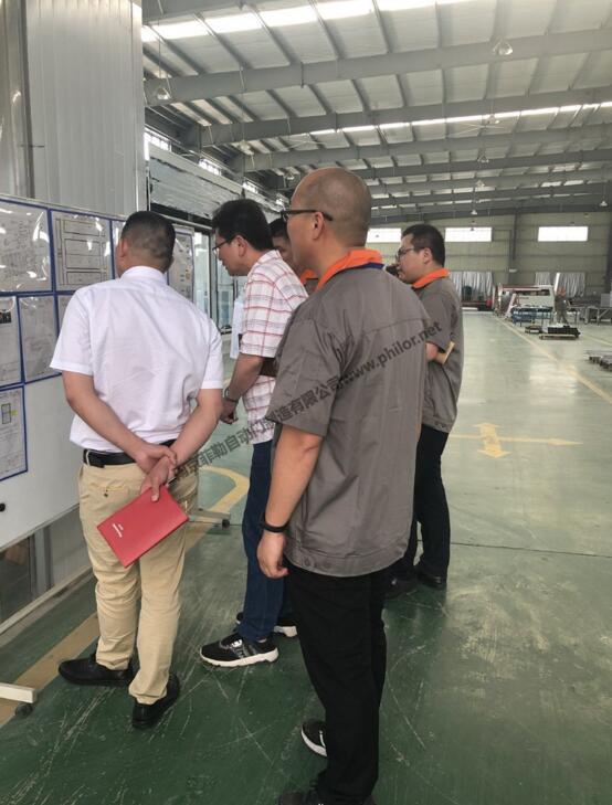 陳總以及技術(shù)總工陪同一起參觀車間,查看生產(chǎn)工藝和生產(chǎn)流程