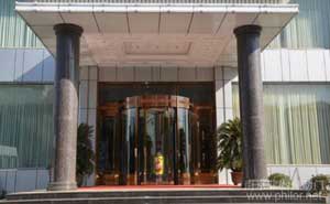 南京楊浦大酒樓旋轉(zhuǎn)門案例 - 中出網(wǎng)-智能出入口與停車充電門戶