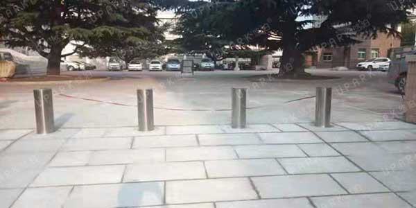 煙臺信息工程學(xué)校全自動升降路樁項目 - 中出網(wǎng)-智能出入口與停車充電門戶